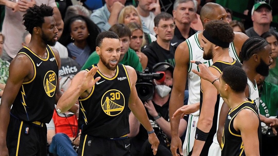 NBA- Finale : porté par Stephen Curry, Golden State égalise la série à  deux partout.