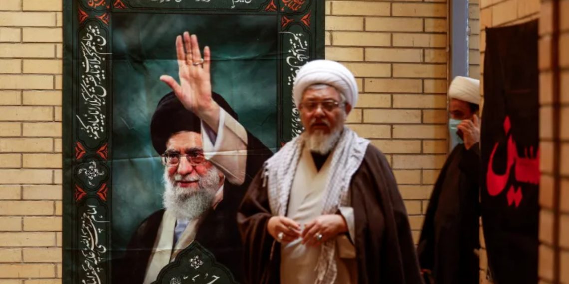 Téhéran instaure un triumvirat provisoire après la mort d’Ali Khamenei