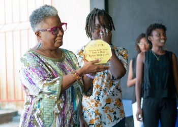 Évelyne Trouillot, lauréate du « Gran Pri KOJES » 2026